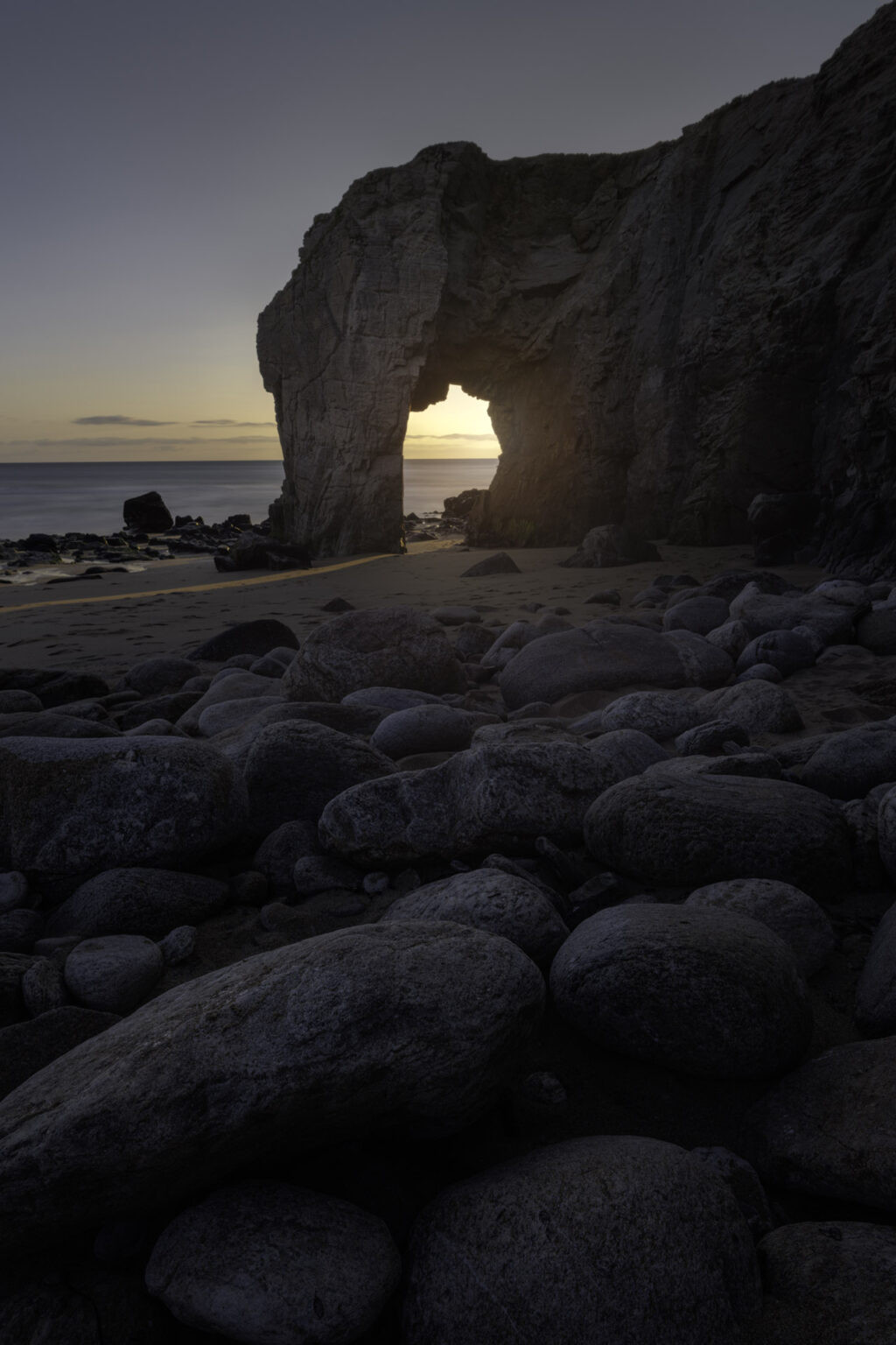 Arco en Port-Blanc cerca de Quiberon, Francia.