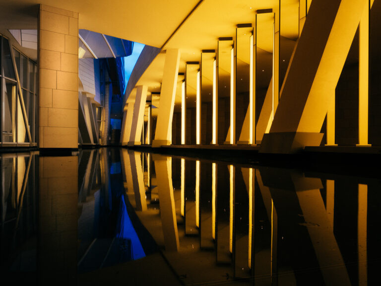 Golden columns in Louis Vuitton Foundation, Paris.