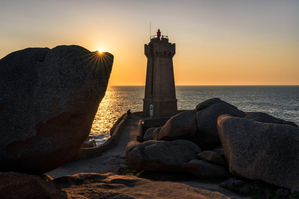Ploumanach headlight at sunset