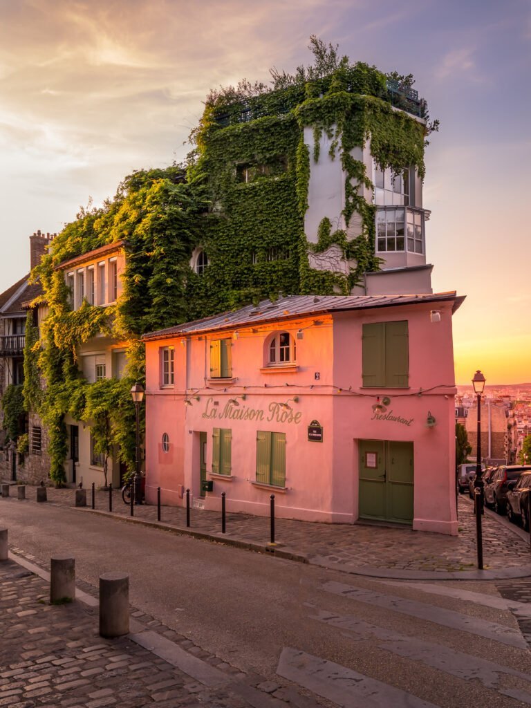 La Maison Rose in Paris at sunset