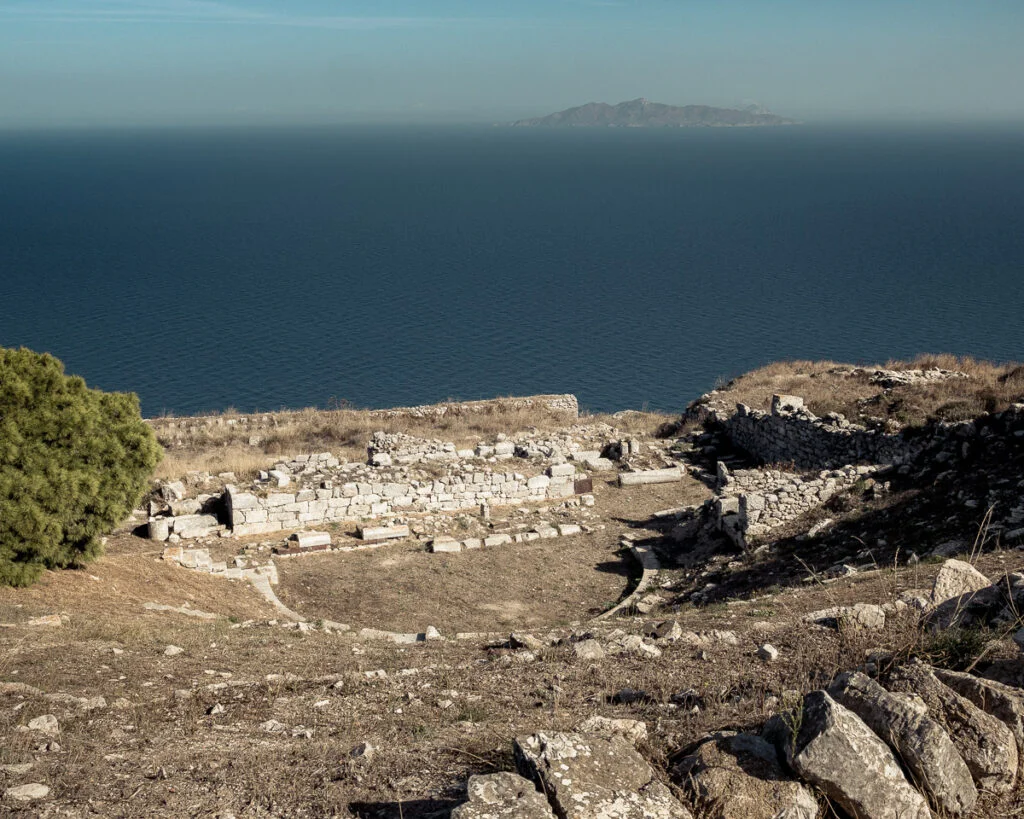 Thera theater
