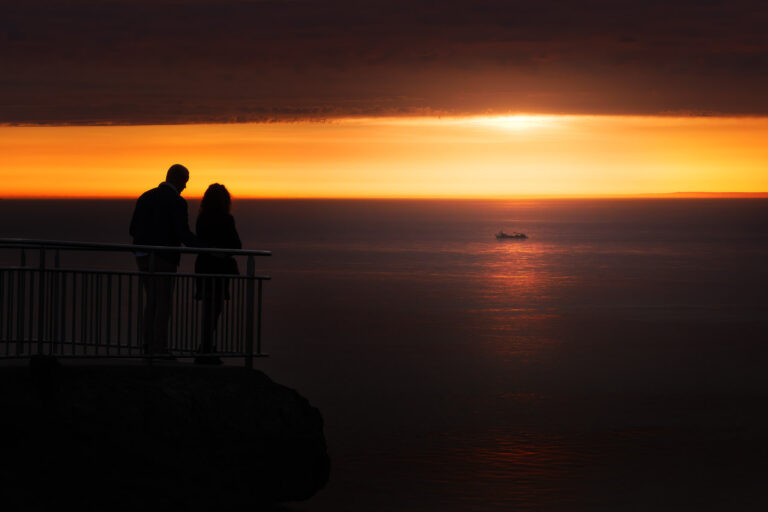 Beobachtung des Raumschiffs bei Sonnenuntergang am Cap Blanc-Nez.