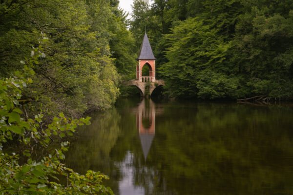 Pont du temple d'amour, Bonnelles pond, France.