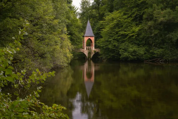 Pont du temple d'amour, Bonnelles pond, France.