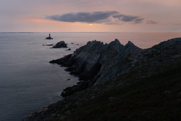 Pointe du Raz al atardecer, Plogoff, Francia.
