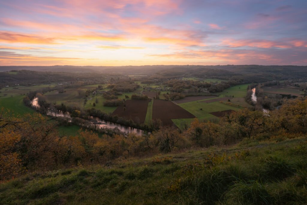 Sunrise at C&ocirc;te de Jor, Dordogne, Saint-L&eacute;on sur V&eacute;z&egrave;re, France.